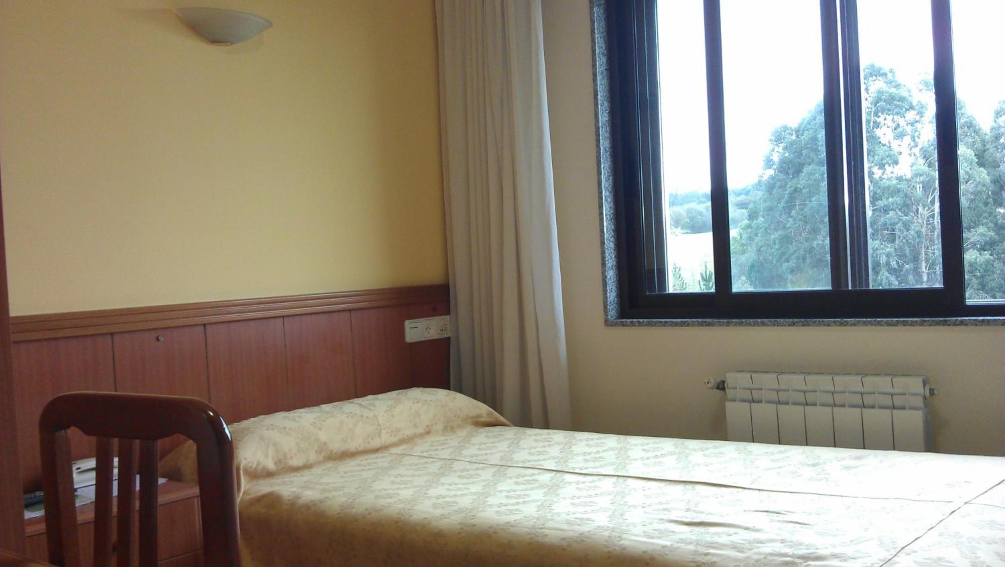 Hostal Restaurante O'Cadaval Фрадес Номер фото