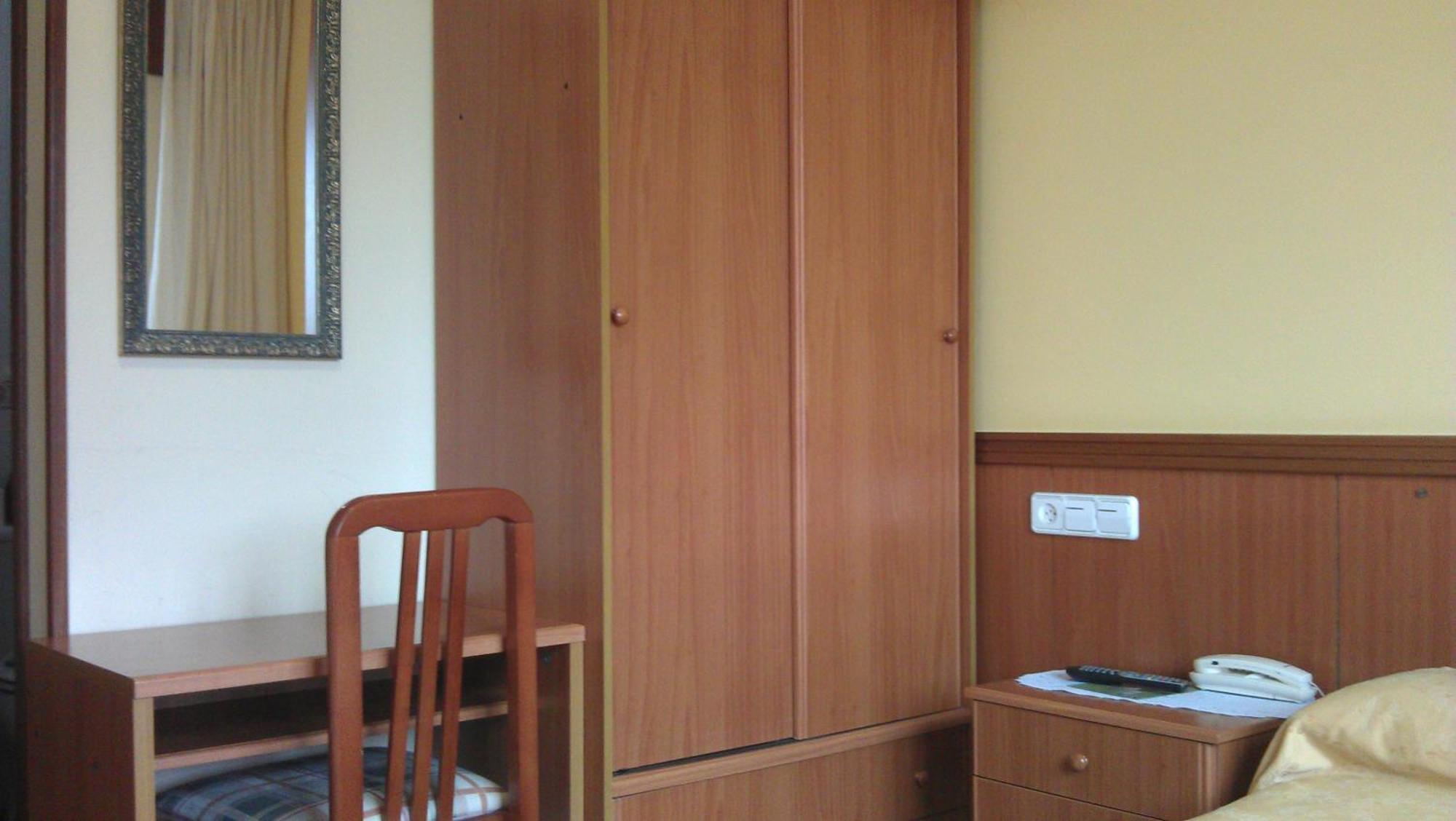 Hostal Restaurante O'Cadaval Фрадес Номер фото