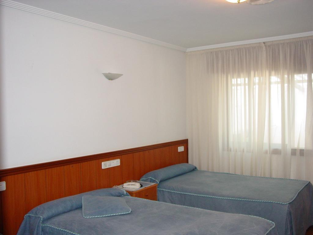 Hostal Restaurante O'Cadaval Фрадес Экстерьер фото