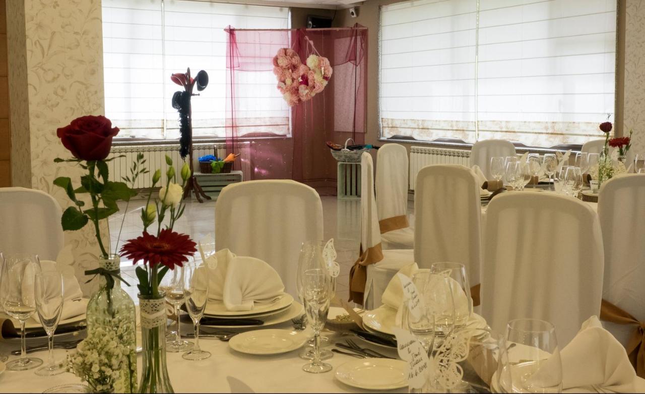 Hostal Restaurante O'Cadaval Фрадес Экстерьер фото